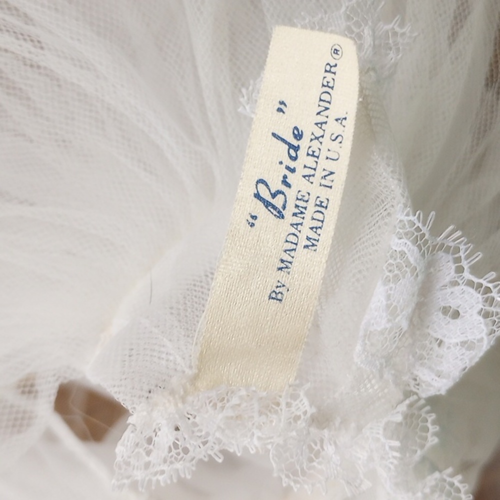 Vintage Madame Alexander Bride Doll - Picture 7 of 7